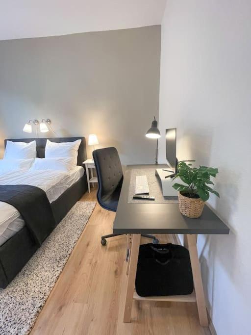 Modern Cozy Apt. -With 2 Tv, Netflix And Work Desk إسن المظهر الخارجي الصورة